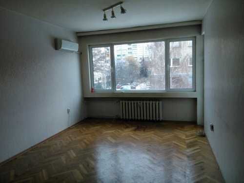 Дава се под наем Двустаен апартамент в София, Иван Вазов - 63 кв.м за 325 € - Снимка #1