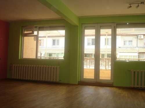 Дава се под наем Тристаен апартамент в София, Хладилника - 140 кв.м за 375 € - Снимка #1