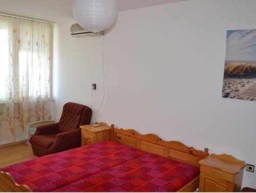 Дава се под наем Двустаен апартамент в Бургас, Изгрев - 90 кв.м за 459 € - Снимка #1