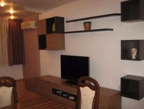 Дава се под наем Тристаен апартамент в Бургас, Център - 80 кв.м за 165.75 € - Снимка #1