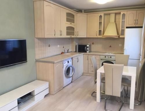 Дава се под наем Двустаен апартамент в Пловдив, Център - 66 кв.м за 433.5 € - Снимка #1