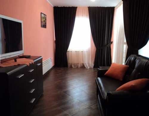 Дава се под наем Тристаен апартамент в София, Център - 120 кв.м за 900 € - Снимка #1