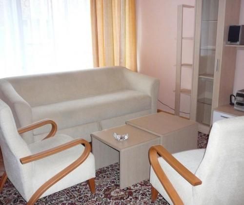 Дава се под наем Двустаен апартамент в София, Център - 70 кв.м за 499 € - Снимка #1