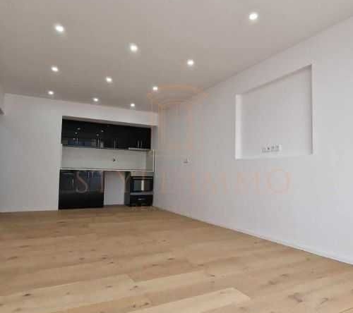 Тристаен апартамент в Разград, Център - 70 кв.м за 1929 €/кв.м - Снимка #1