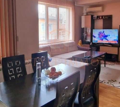 Тристаен апартамент в Разград, Васил Левски - 101 кв.м за 1436 €/кв.м - Снимка #1