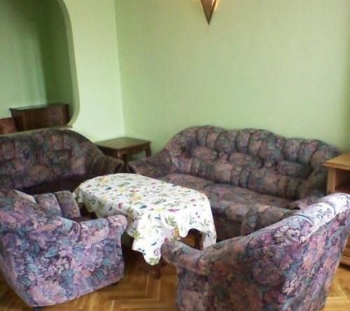 Дава се под наем Двустаен апартамент в София, Зона Б-18 - 74 кв.м за 670 € - Снимка #1