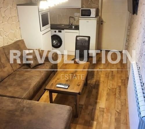 Дава се под наем Етаж от къща в Варна, м-т Траката - 65 кв.м за 500 € - Снимка #1