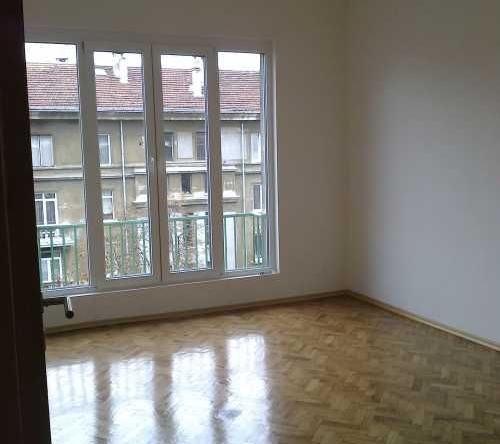 Дава се под наем Тристаен апартамент в София, Център - 109 кв.м за 325 € - Снимка #1