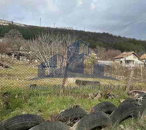 Парцел в Шумен, м-т Под Манастира - 822 кв.м за 20 €/кв.м - Снимка #1