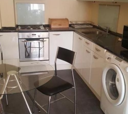 Дава се под наем Двустаен апартамент в Пловдив, Център - 55 кв.м за 425 € - Снимка #1