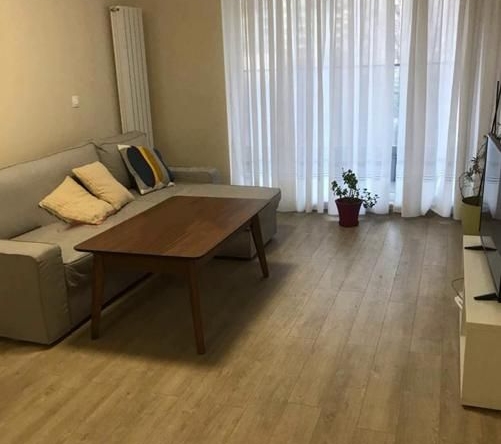 Дава се под наем Тристаен апартамент в София, Витоша - 112 кв.м за 950 € - Снимка #1