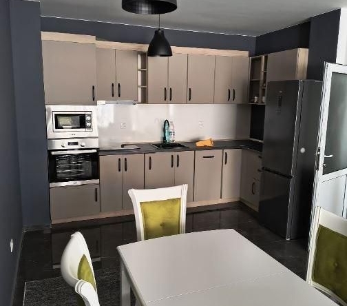 Дава се под наем Тристаен апартамент в Варна, Виница - 109 кв.м за 800 € - Снимка #1