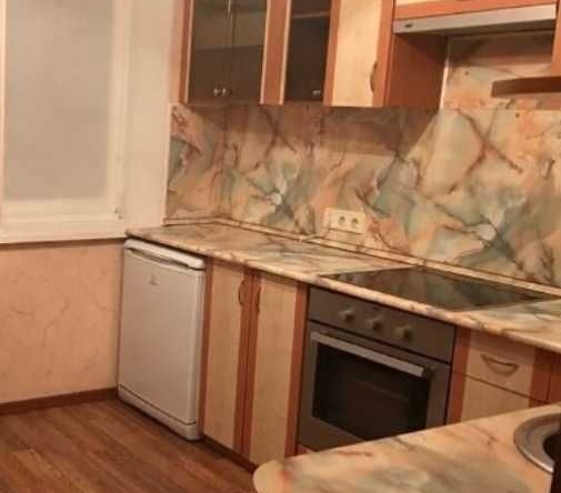 Дава се под наем Едностаен апартамент в Пловдив, Младежки Хълм - 45 кв.м за 214.2 € - Снимка #1