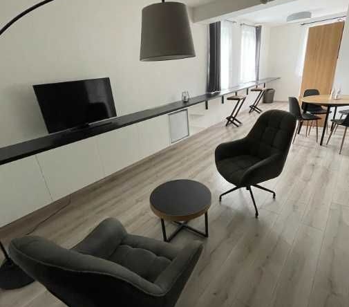 Дава се под наем Тристаен апартамент в Пловдив, Каменица 1 - 95 кв.м за 300 € - Снимка #1