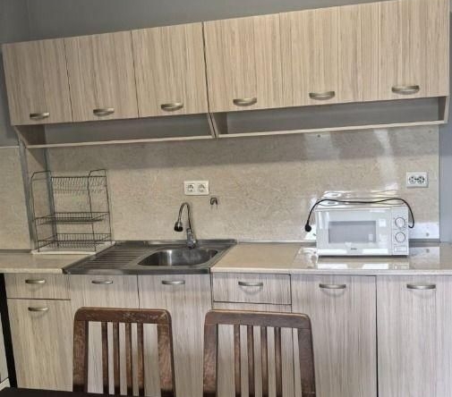 Дава се под наем Тристаен апартамент в Пловдив, Христо Смирненски - 100 кв.м за 500 € - Снимка #1