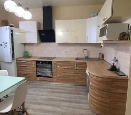 Дава се под наем Тристаен апартамент в София, Зона Б-18 - 90 кв.м за 598.23 € - Снимка #1