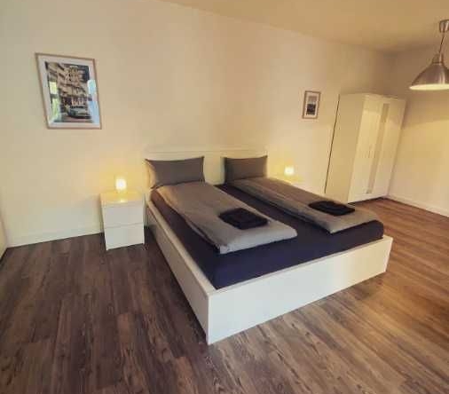 Дава се под наем Двустаен апартамент в Пловдив, Христо Смирненски - 70 кв.м за 265 € - Снимка #1