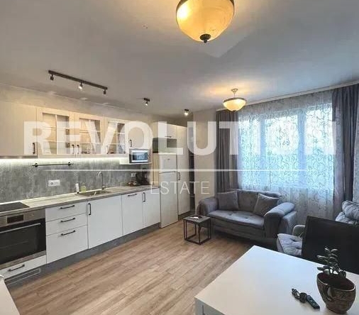 Дава се под наем Двустаен апартамент в Варна, Левски - 55 кв.м за 498.27 € - Снимка #1