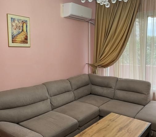 Дава се под наем Двустаен апартамент в Пловдив, Гагарин - 60 кв.м за 350 € - Снимка #1