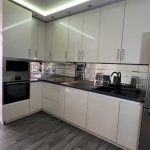 Дава се под наем Тристаен апартамент в София, Център - 90 кв.м за 561 € - Снимка #1