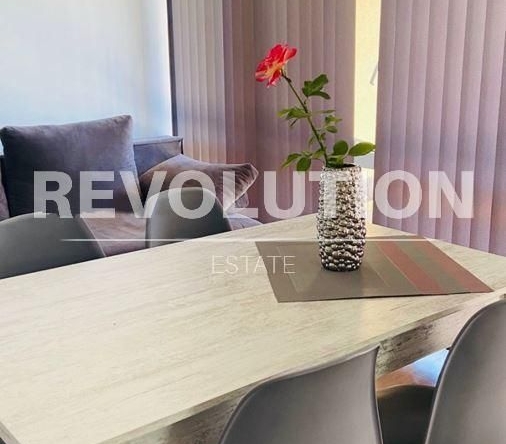 Дава се под наем Тристаен апартамент в Варна, м-т Евксиноград - 70 кв.м за 800 € - Снимка #1