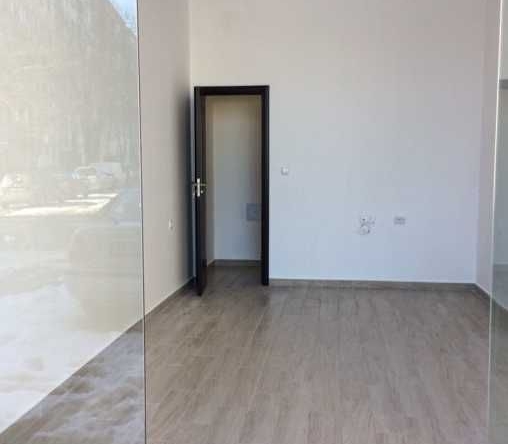 Дава се под наем Магазин в Пловдив, Тракия - 24 кв.м за 150 € - Снимка #1
