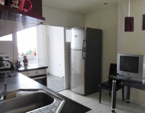 Дава се под наем Едностаен апартамент в Бургас, Славейков - 50 кв.м за 150 € - Снимка #1