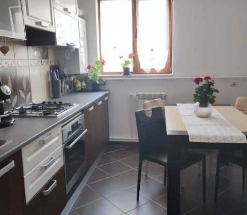 Дава се под наем Двустаен апартамент в Пловдив, Център - 65 кв.м за 275 € - Снимка #1