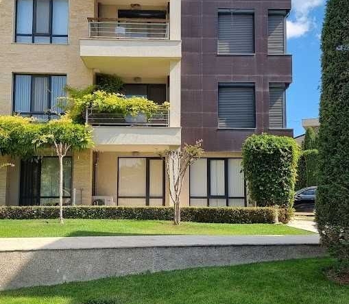 Тристаен апартамент в Варна, м-т Траката - 110 кв.м за 1183 €/кв.м - Снимка #1