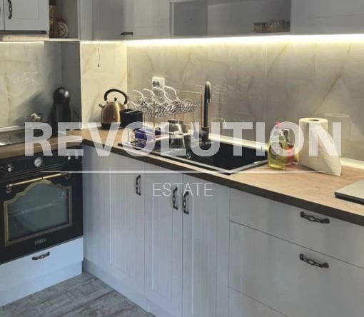 Дава се под наем Тристаен апартамент в Варна, м-т Траката - 70 кв.м за 600 € - Снимка #1