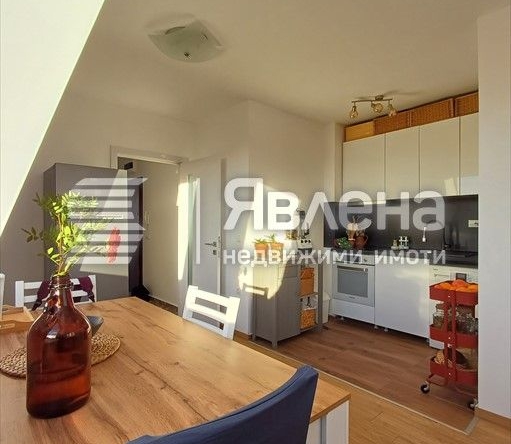 Тристаен апартамент в Варна, Левски - 78 кв.м за 2113 €/кв.м - Снимка #1