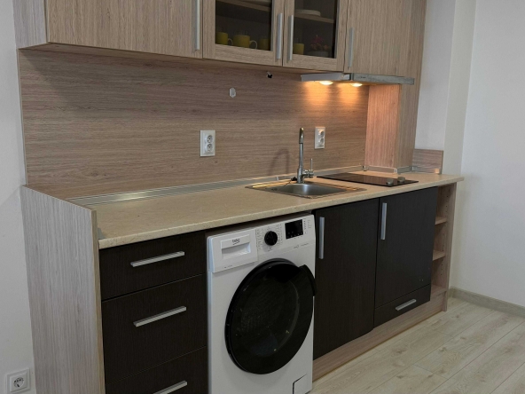 Двустаен апартамент в Поморие - 66 кв.м за 657 €/кв.м - Снимка #1