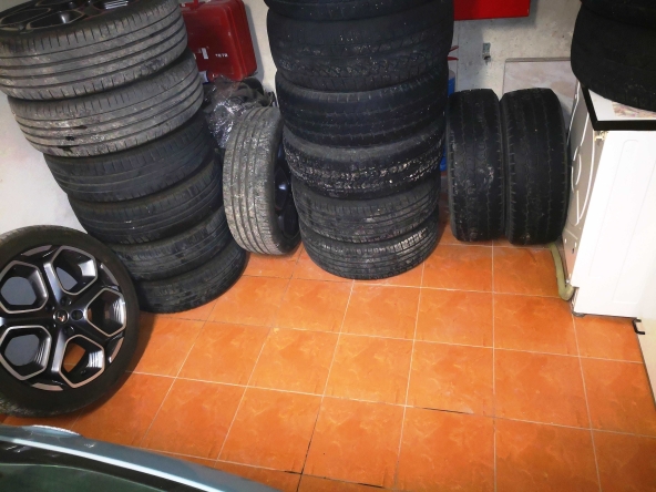 Дава се под наем Гараж / Паркомясто в Русе, Дружба 1 - 20 кв.м за 119.34 € - Снимка #1