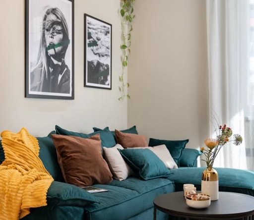 Дава се под наем Двустаен апартамент в София, Център - 60 кв.м за 1099 € - Снимка #1