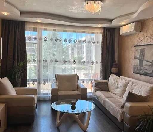 Дава се под наем Тристаен апартамент в Пловдив, Кършияка - 100 кв.м за 650 € - Снимка #1