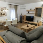 Дава се под наем Едностаен апартамент в Пловдив, Център - 38 кв.м за 198.9 € - Снимка #1