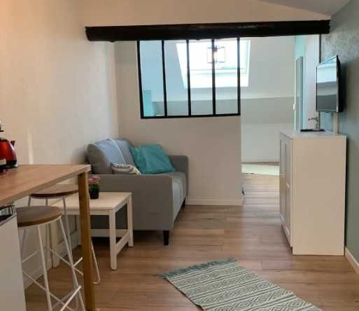 Дава се под наем Едностаен апартамент в Пловдив, Кършияка - 45 кв.м за 209.1 € - Снимка #1