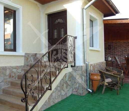 Дава се под наем Къща в Хисаря - 150 кв.м за 997.05 € - Снимка #1