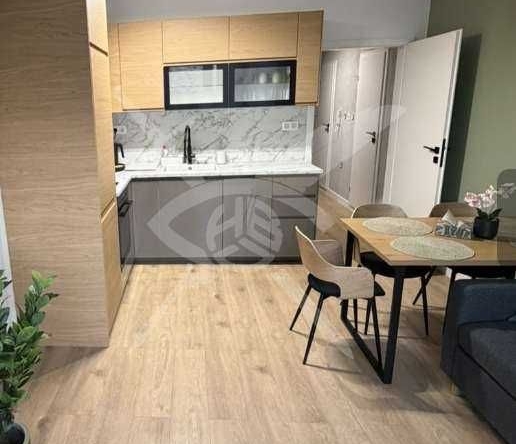 Дава се под наем Тристаен апартамент в Пловдив, Център - 80 кв.м за 997.05 € - Снимка #1