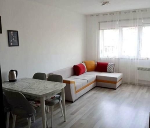 Двустаен апартамент в Бургас, Меден рудник - зона А - 60 кв.м за 1642 €/кв.м - Снимка #1