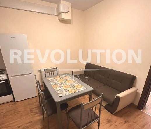 Дава се под наем Двустаен апартамент в Варна, Погреби - 40 кв.м за 273.87 € - Снимка #1