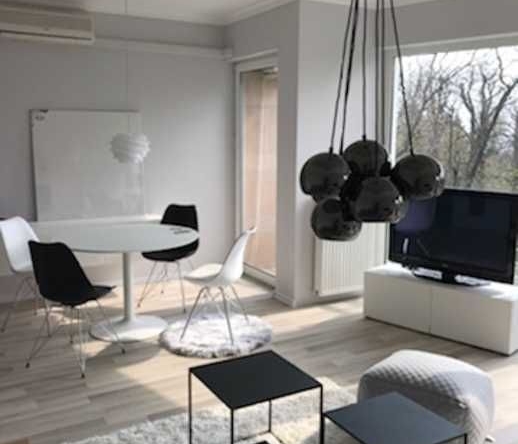 Дава се под наем Двустаен апартамент в София, Център - 56 кв.м за 397.8 € - Снимка #1