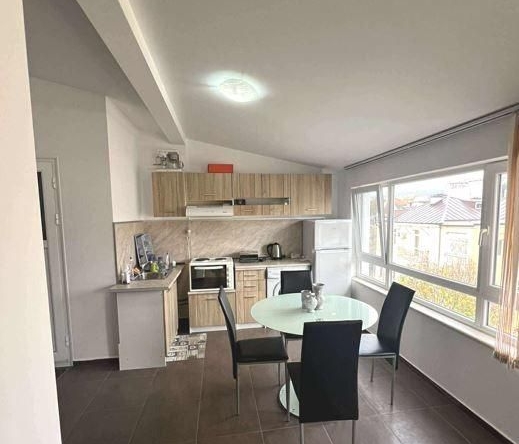 Дава се под наем Едностаен апартамент в Варна, Център - 45 кв.м за 410 € - Снимка #1