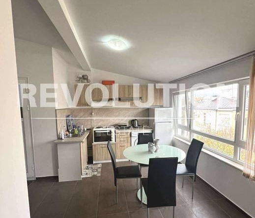 Дава се под наем Едностаен апартамент в Варна, Център - 45 кв.м за 408.51 € - Снимка #1