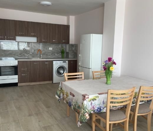 Дава се под наем Двустаен апартамент в Пловдив, Съдийски - 75 кв.м за 600 € - Снимка #1