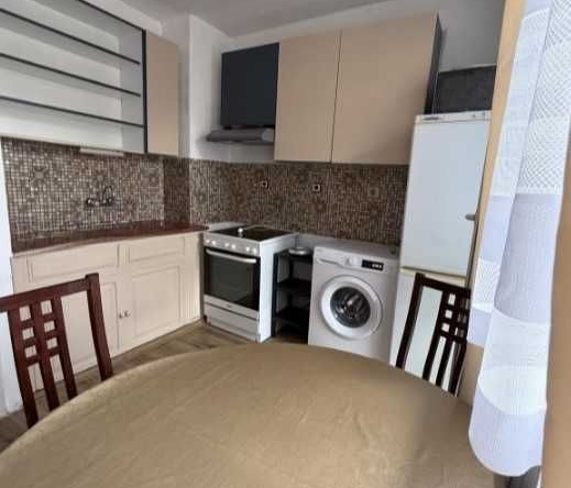 Дава се под наем Двустаен апартамент в София, Изток - 65 кв.м за 383 € - Снимка #1