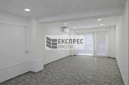 Дава се под наем Офис в Варна, Колхозен пазар - 40 кв.м за 298.86 € - Снимка #1