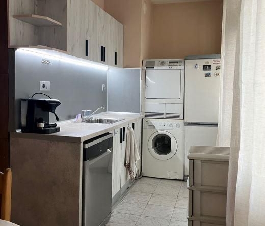 Дава се под наем Тристаен апартамент в Варна, Лятно кино Тракия - 89 кв.м за 500 € - Снимка #1