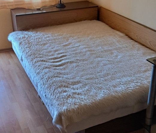 Дава се под наем Едностаен апартамент в Враца, Център - 15 кв.м за 127.5 € - Снимка #1