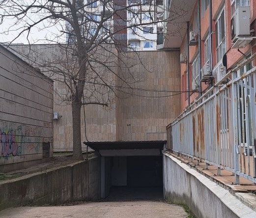 Дава се под наем Гараж / Паркомясто в Русе, Хъшове - 20 кв.м за 39.78 € - Снимка #1